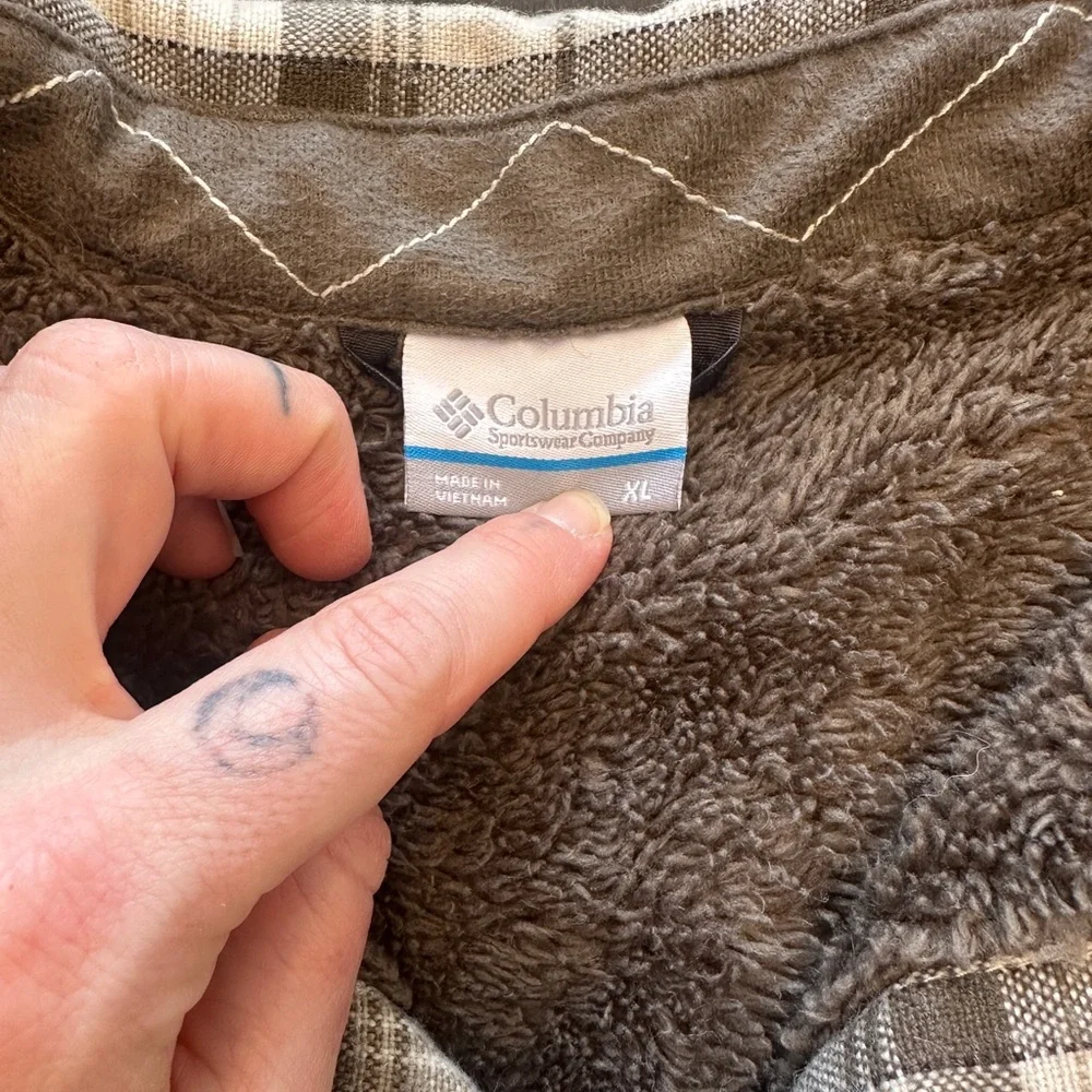 Columbia Men's Sherpa Lined Plaid Flannel - Beige and Olive